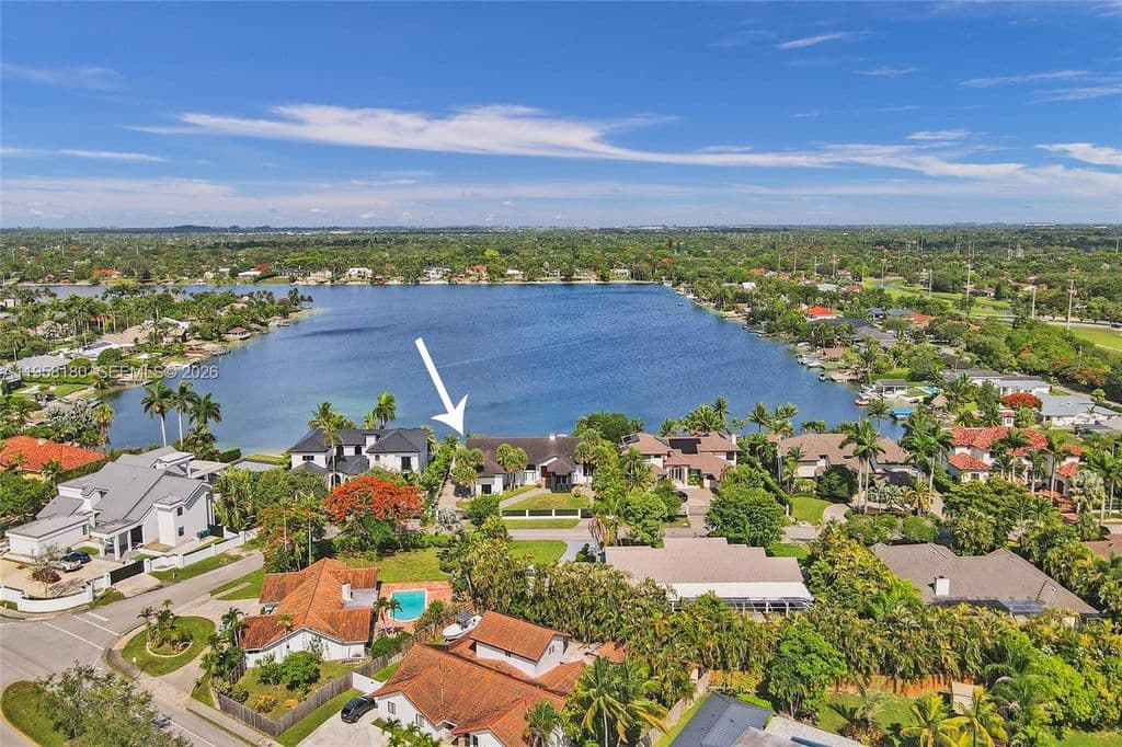 6+1 Müstakil ev — 13724 SW 92nd Ct