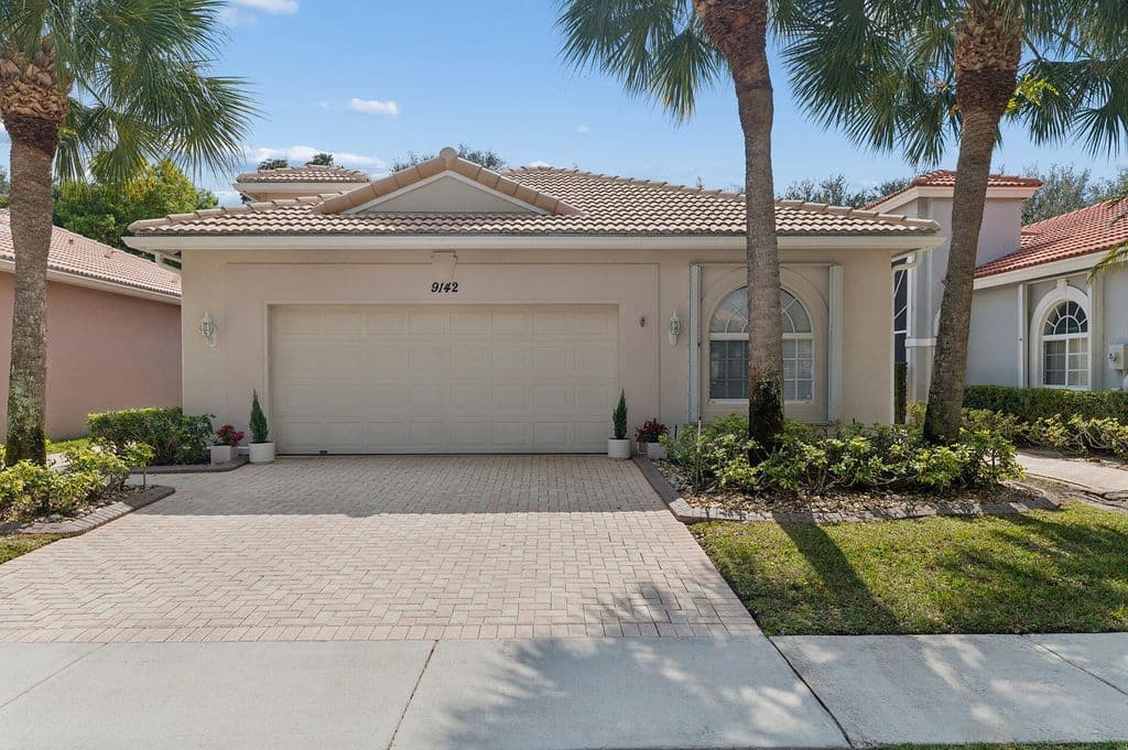3+1 Müstakil ev — 9142 BAY POINT Circle