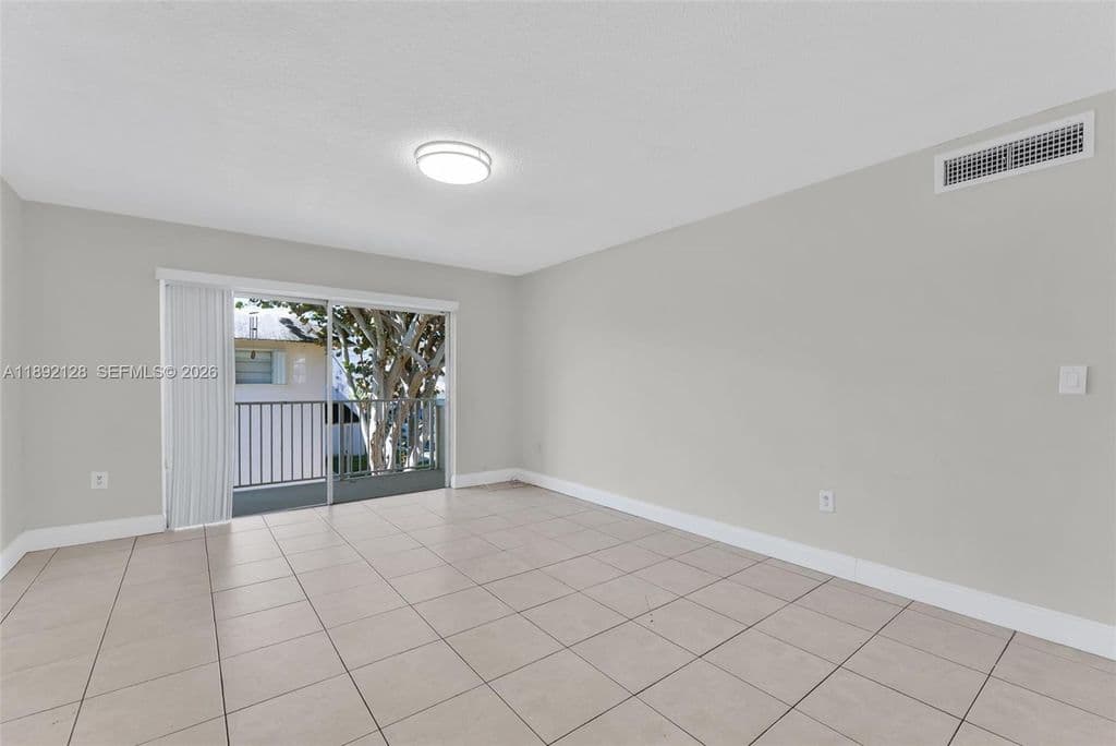 2+1 Condo — 7330 SW 82nd St APT B218
