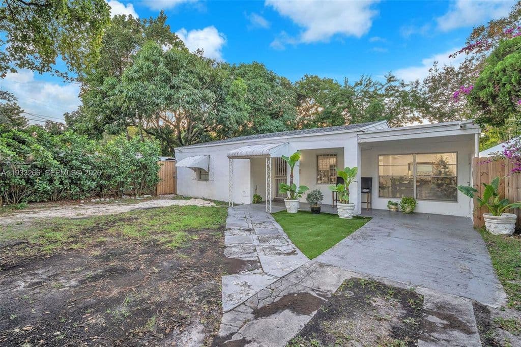2-bedroom Single-Family Home — 14140 NE 10th Ave