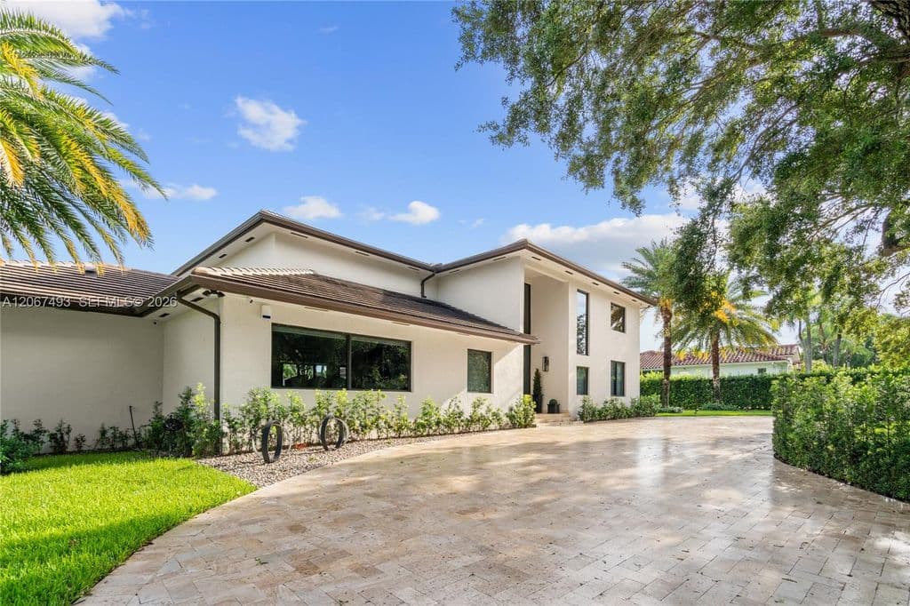 6+1 Müstakil ev — 5720 SW 128th St