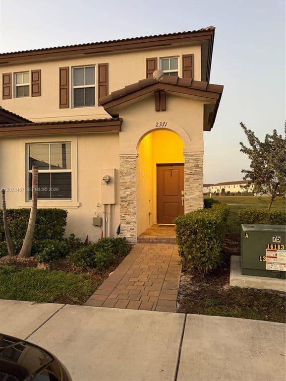 3+1 Mülk — 2371 NW 122nd Ter