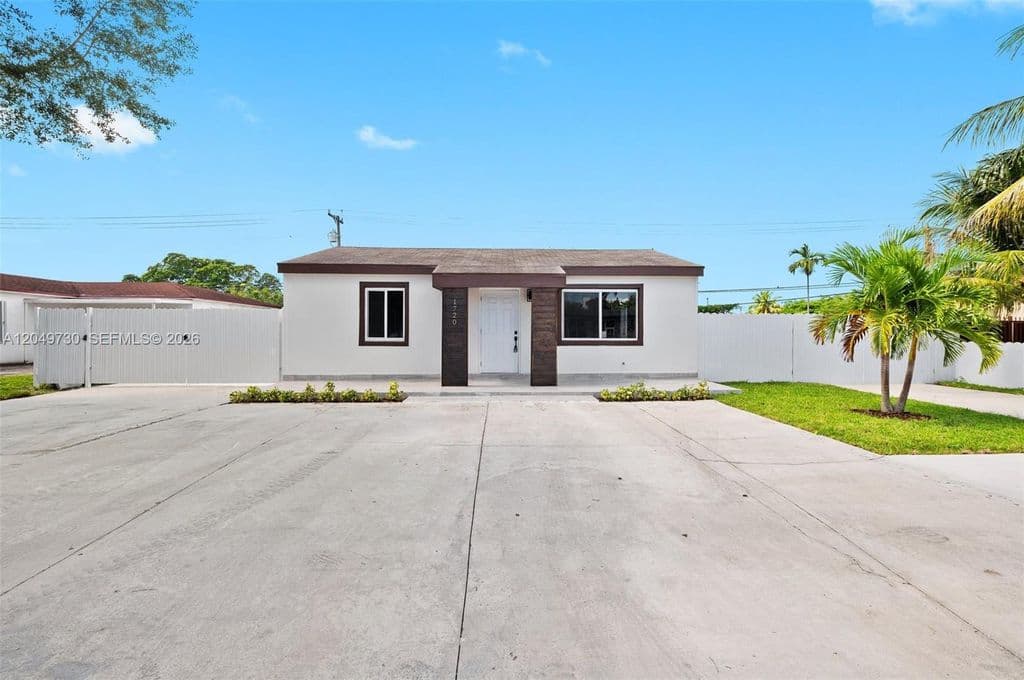 2+1 Müstakil ev — 1720 SW 67th Ave