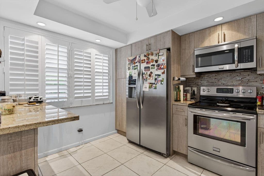 2-bedroom Condo — 3002 Portofino Isle #E3