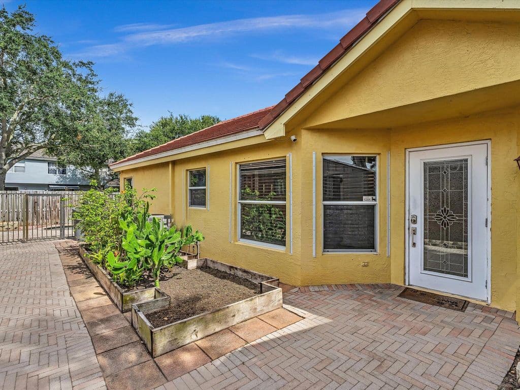 3+1 Müstakil ev — 7559 Savannah Lane
