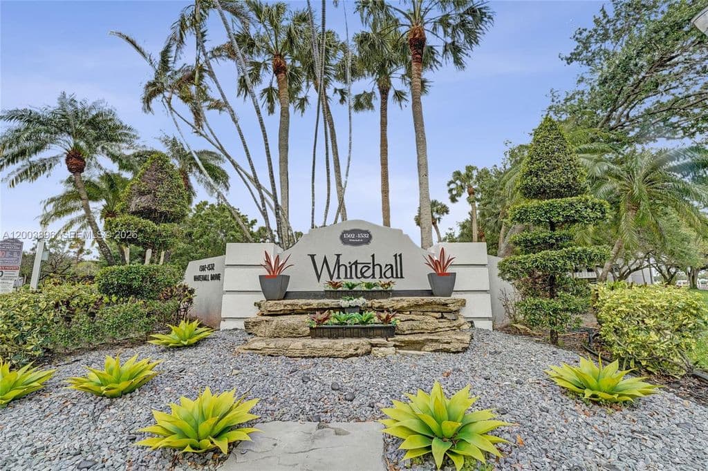2-bedroom Condo — 1530 Whitehall Dr APT 302