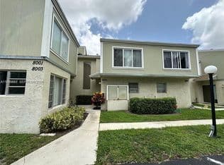 2+1 Townhouse — 8005 Lagos De Campo Blvd #L-4, Tamarac, 33321