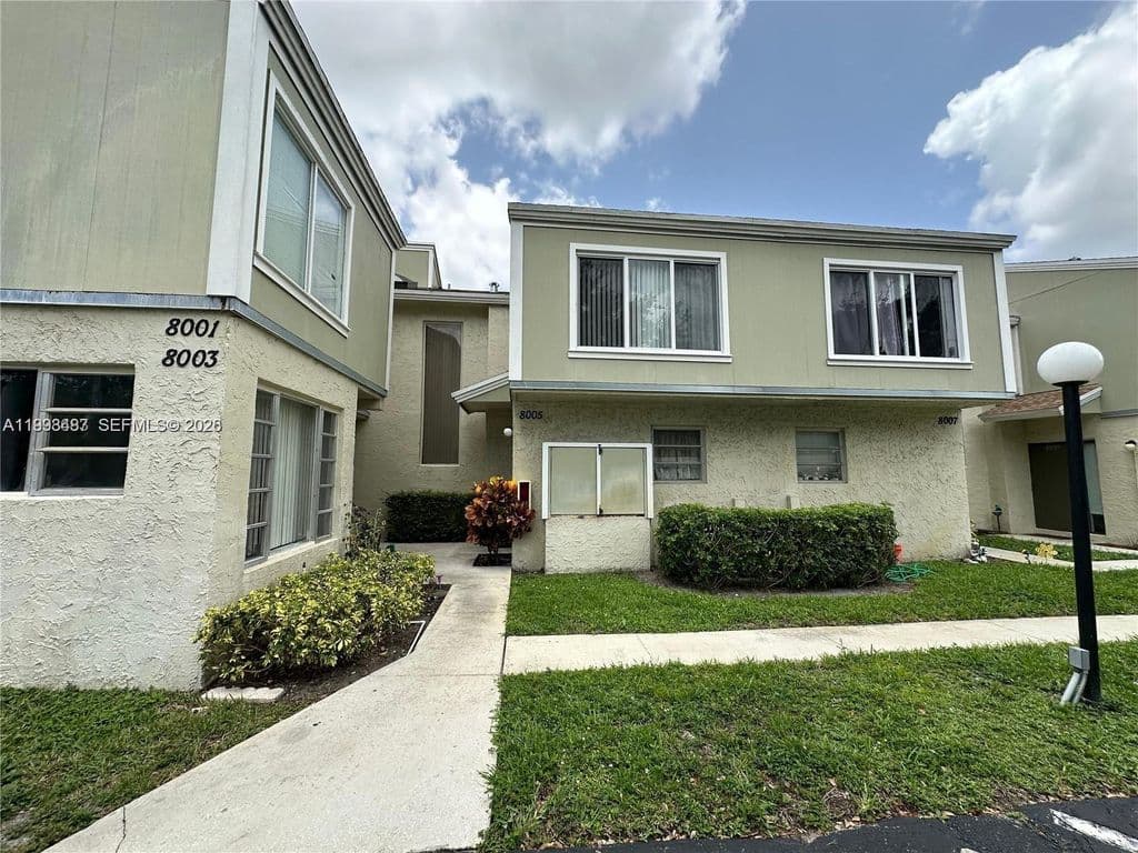 2+1 Mülk — 8005 Lagos De Campo Blvd #L-4