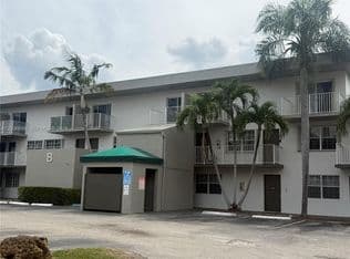 2+1 Condo — 7510 SW 152nd Ave APT B202, Miami, 33193