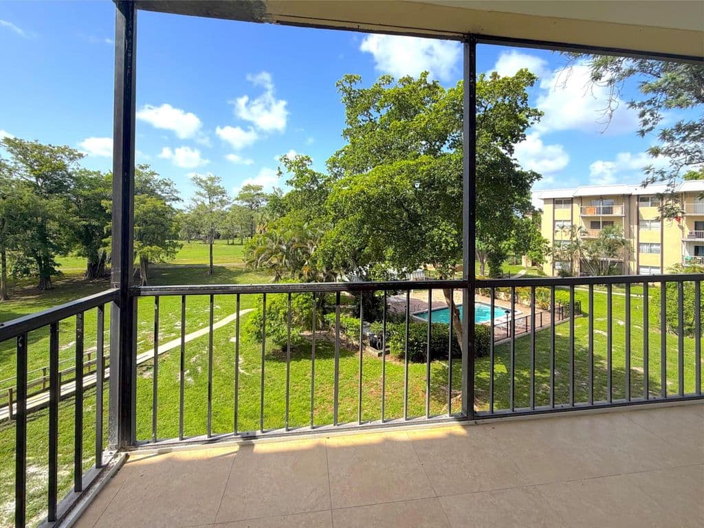 2-bedroom Condo — 6301 N Falls Cir Drive #303