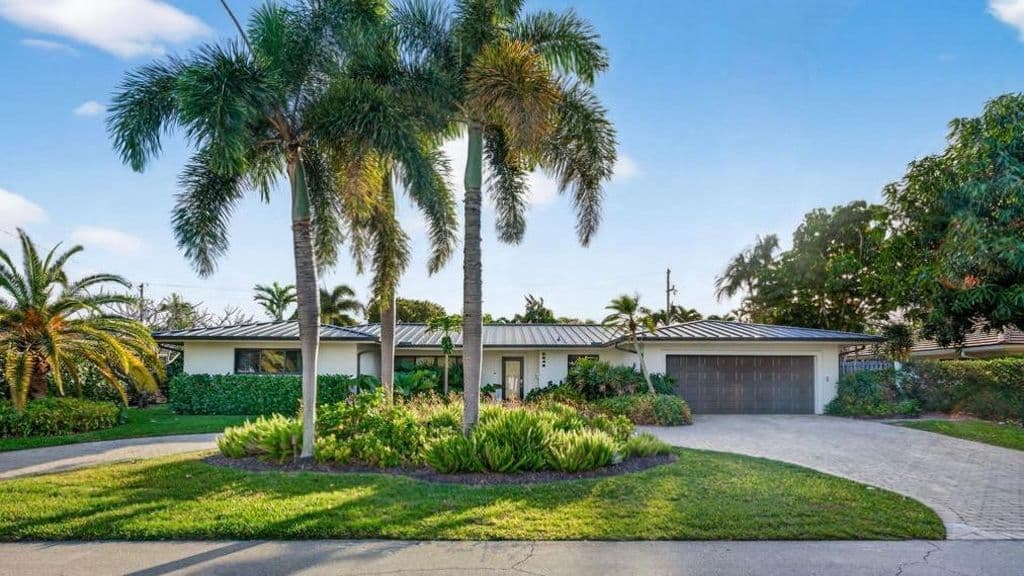 4-bedroom Single-Family Home — 2648 NE 37th Drive