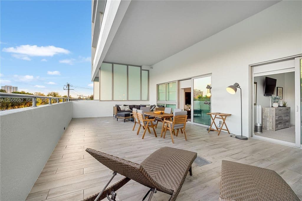 2-bedroom Condo — 1600 SW 1st Ave APT 307
