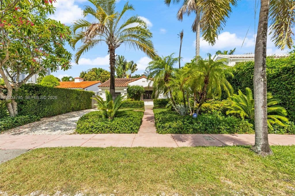 4-bedroom Single-Family Home — 4531 Sheridan Ave