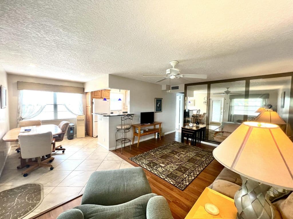 2-bedroom Condo — 328 Farnham P