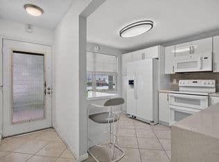 2-bedroom Condo — 2006 GRANADA Drive #J1, Coconut Creek, 33066