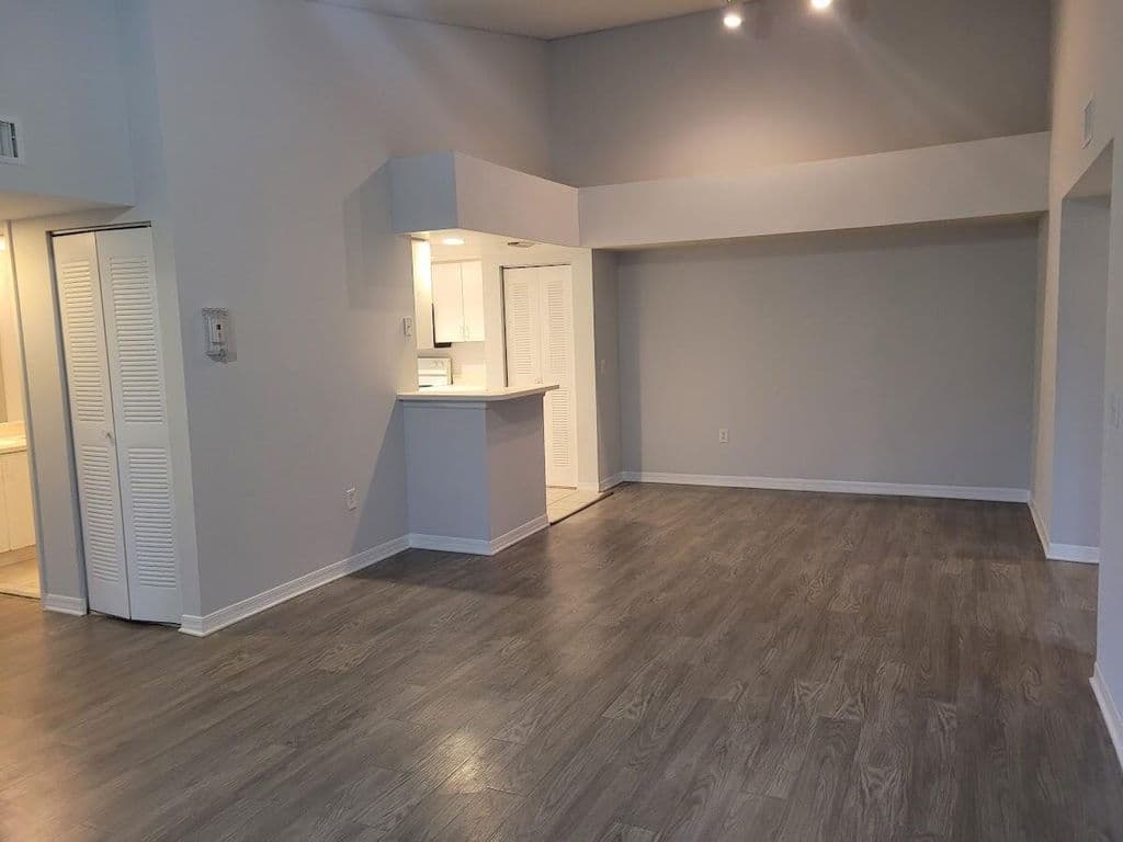 3+1 Condo — 4197 N Haverhill Road #212