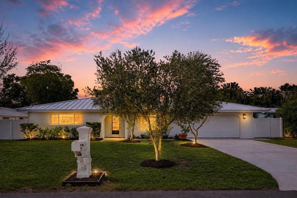 3-bedroom Single-Family Home — 718 SW 27th Place