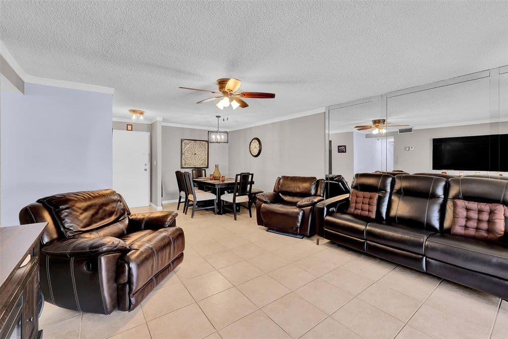2+1 Condo — 8260 SW 24th Street E #6112