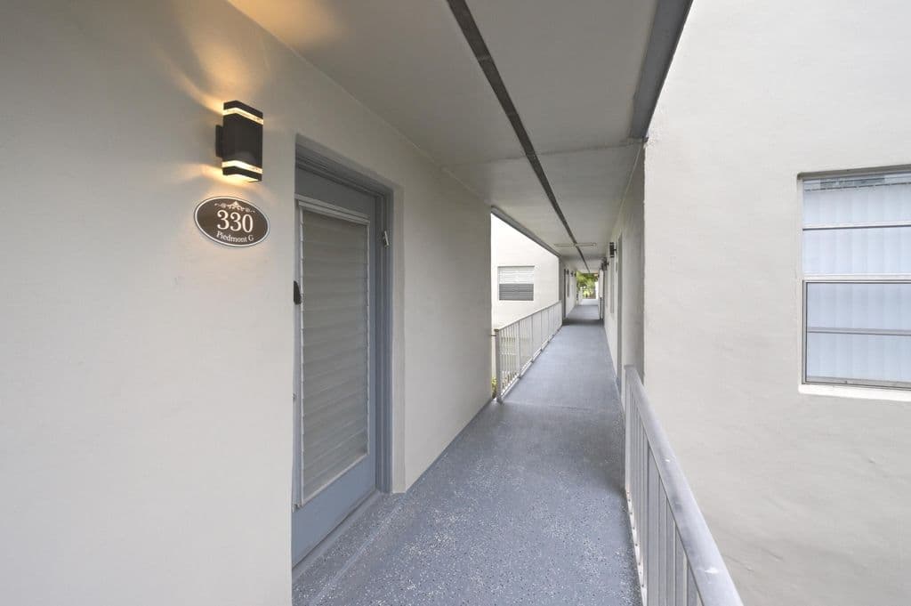 2-bedroom Condo — 330 Piedmont #330