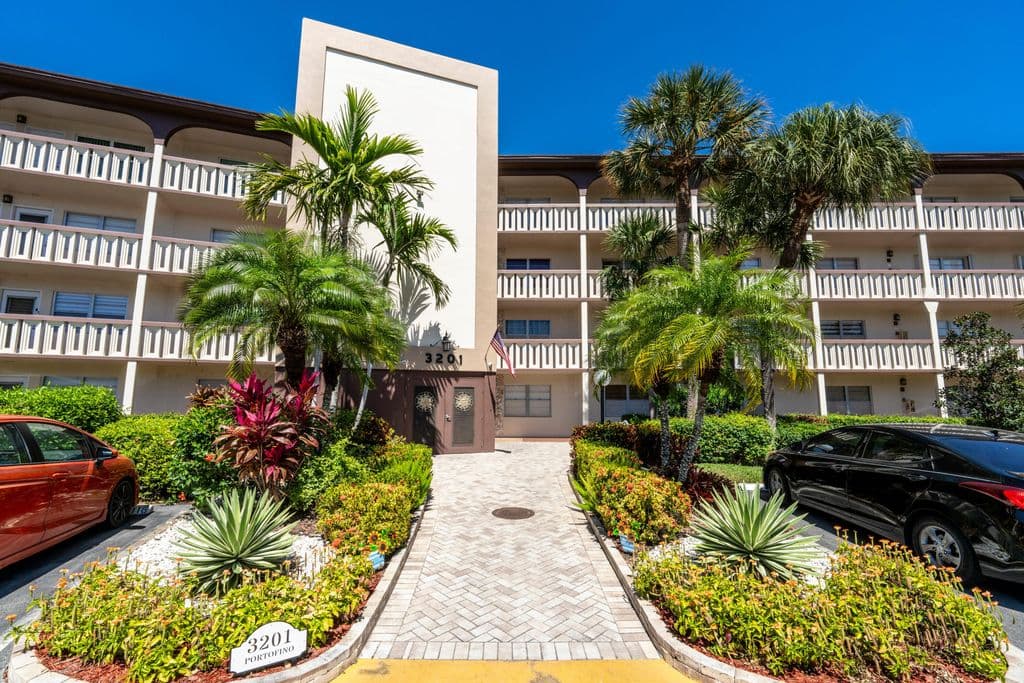 2+1 Condo — 3201 Portofino Pt #D3