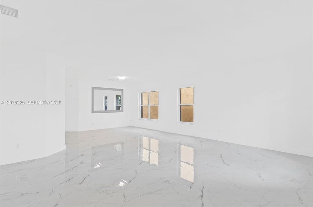 5-bedroom Single-Family Home — 15842 SW 14th St