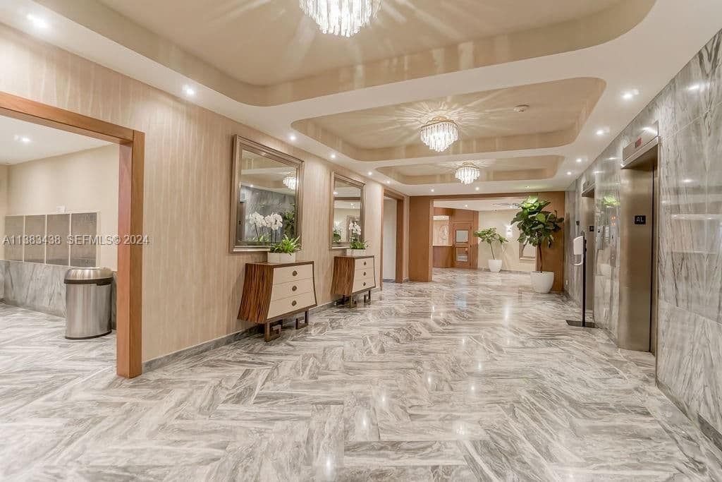 3+1 Condo — 5401 Collins Ave APT 601