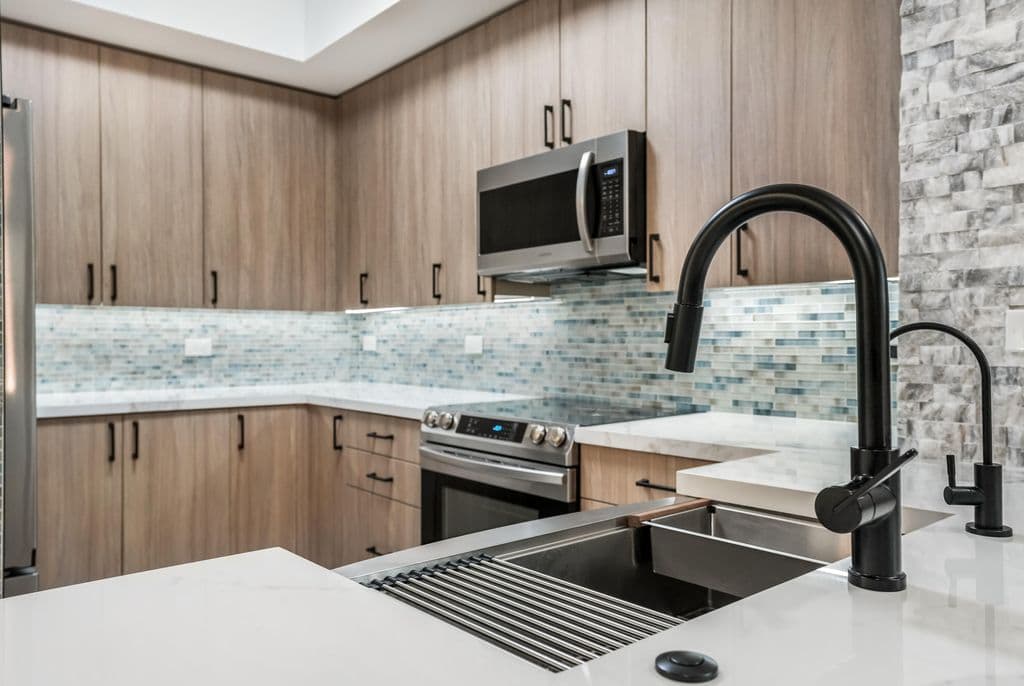 2+1 Mülk — 2609 NE 14th Avenue #114