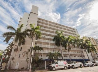 2-bedroom Condo — 1300 Lincoln Rd #A301, Miami Beach, 33139