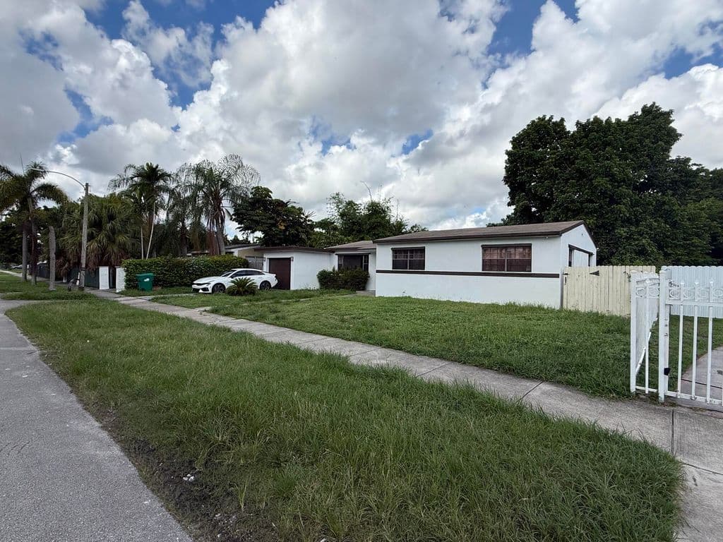 3-bedroom Single-Family Home — 761 NW 183RD Drive
