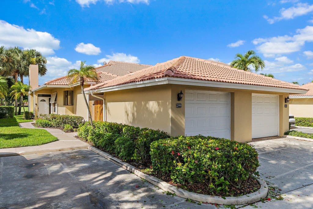 2+1 Mülk — 299 Old Meadow Way