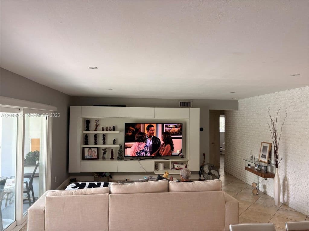 4-bedroom Single-Family Home — 12125 NE 2nd Ave