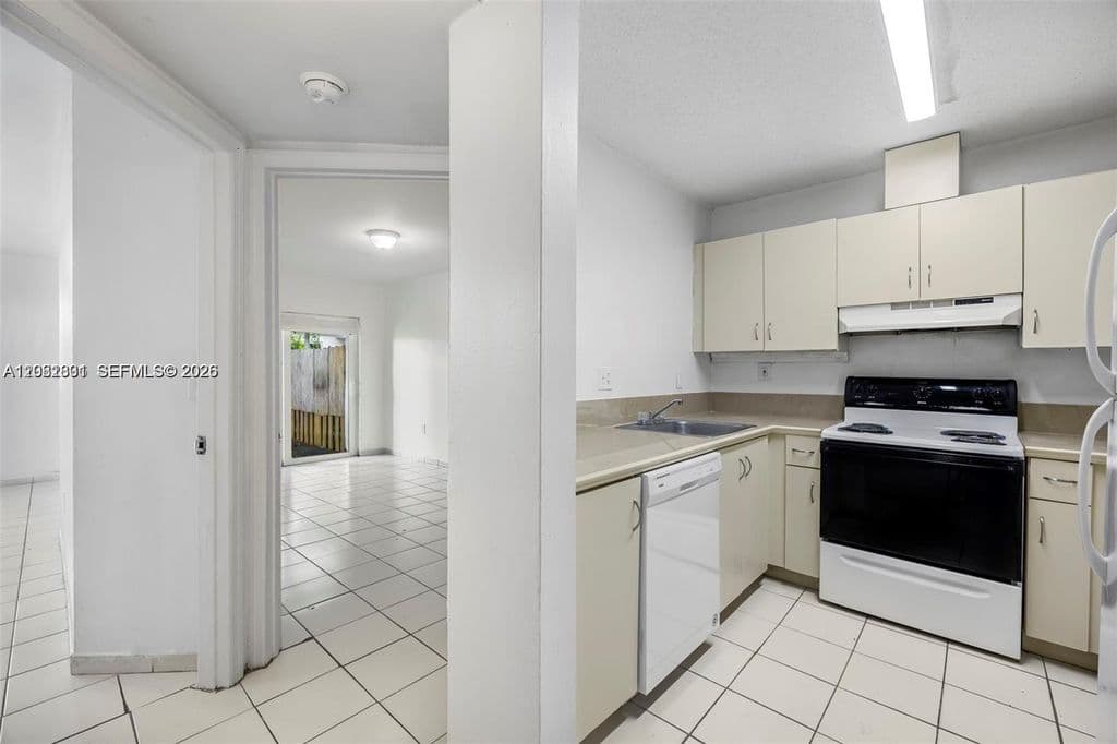3-bedroom Property — 8421 SW 209th St #8421