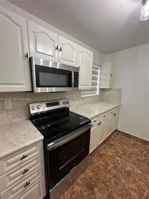 2-bedroom Condo — 6091 W 22nd Ct APT 408