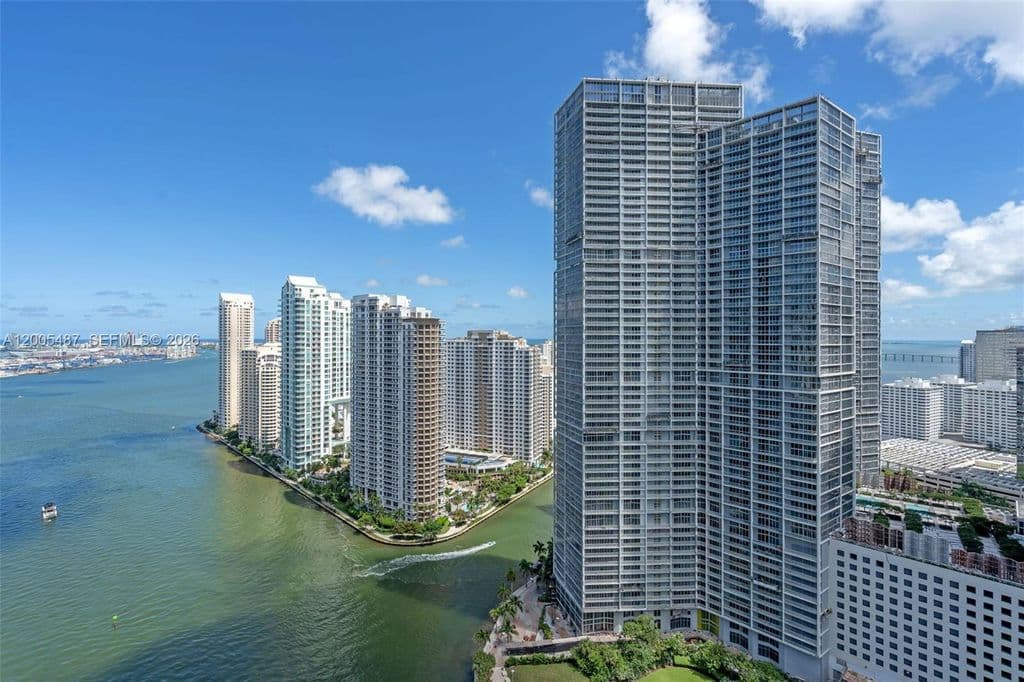 2+1 Condo — 200 Biscayne Boulevard Way APT 3407
