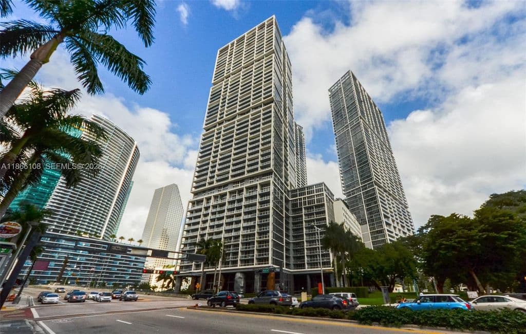 2+1 Condo — 495 Brickell Ave APT 3504