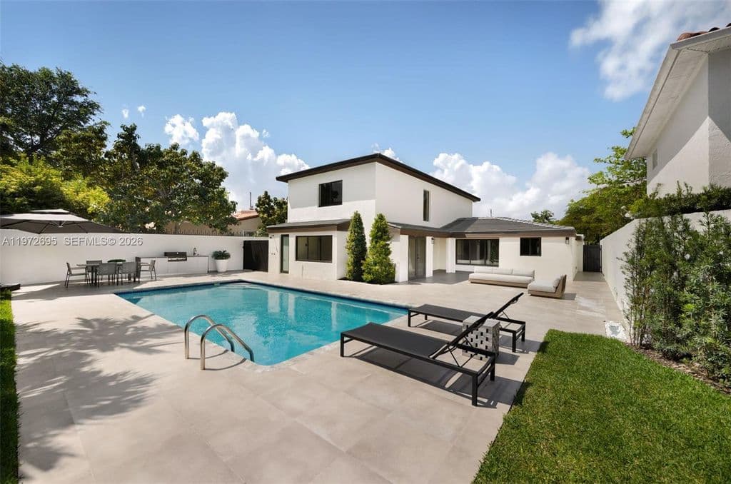 3-bedroom Single-Family Home — 2805 SW 4th Ave