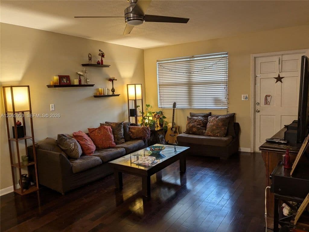 2-bedroom Single-Family Home — 1905 N 47th Ave