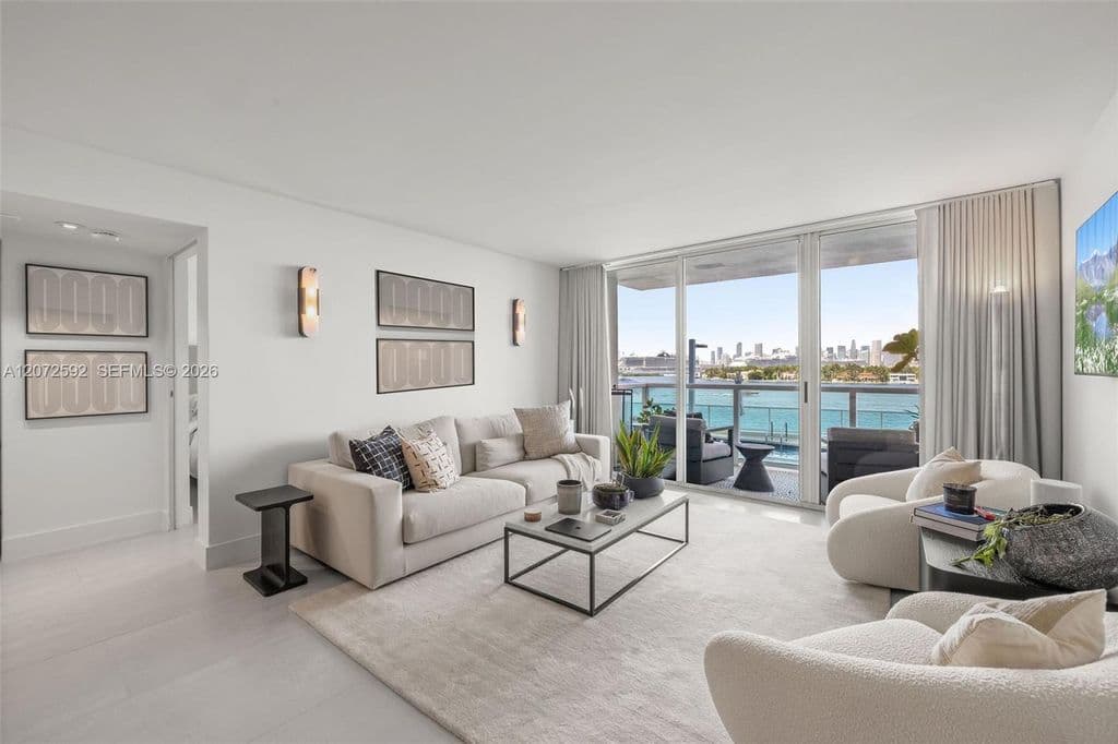 2+1 Condo — 650 West Ave APT 709