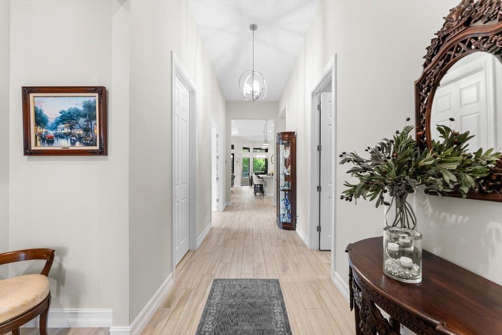 2-bedroom Single-Family Home — 9505 Kalmar Circle W