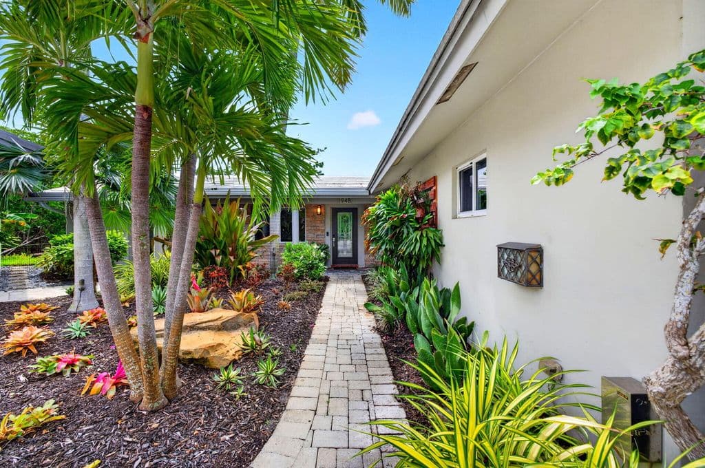 3-bedroom Single-Family Home — 1948 NE 7TH Terrace