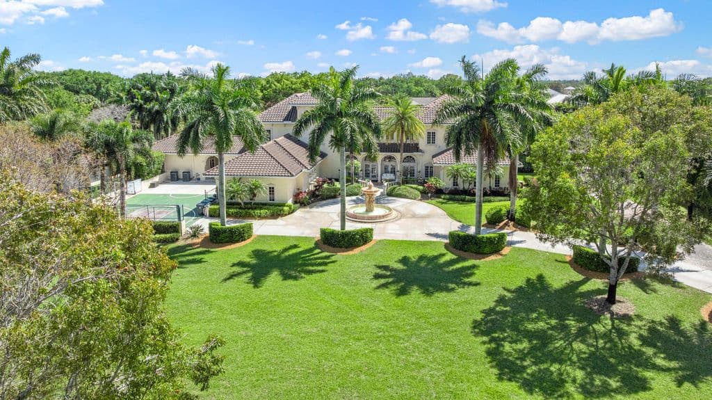 7-bedroom Single-Family Home — 14535 Draft Horse Ln