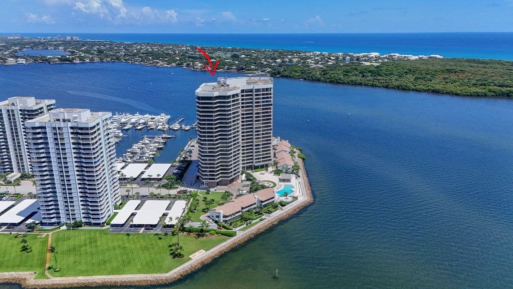 2-bedroom Condo — 100 Lakeshore Drive #1654