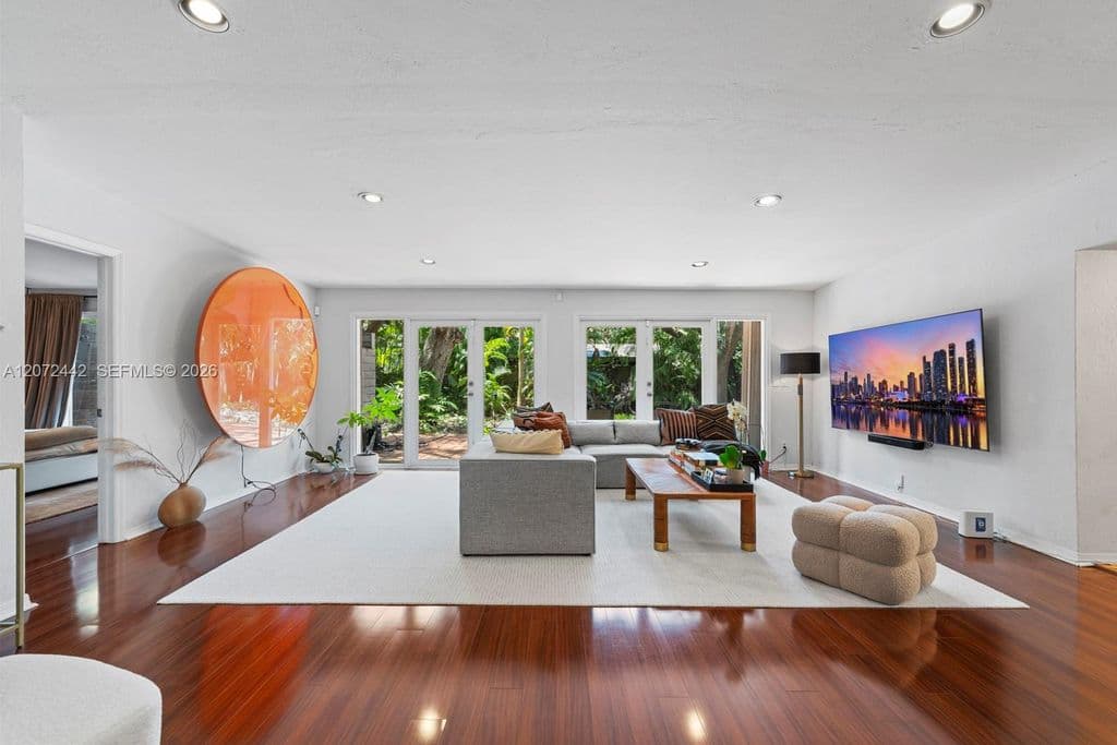 4+1 Müstakil ev — 4120 Lybyer Ave