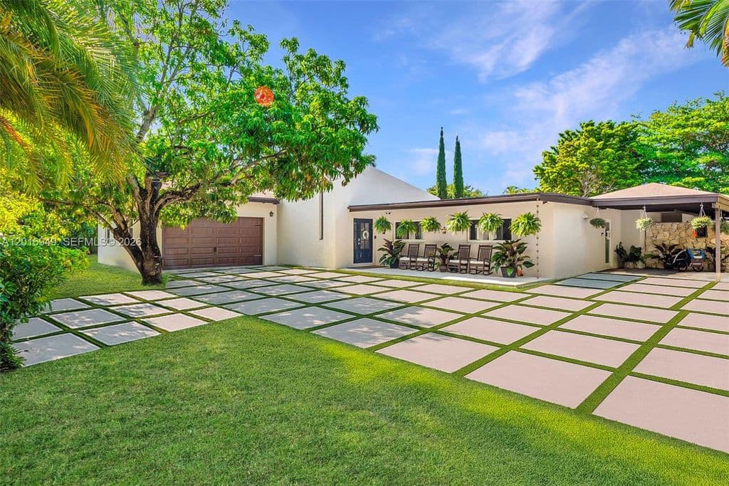 6+1 Müstakil ev — 7650 SW 128th St