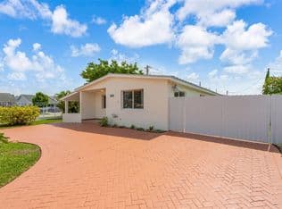 4-bedroom Single-Family Home — 3685 W 9th Ave, Hialeah, 33012