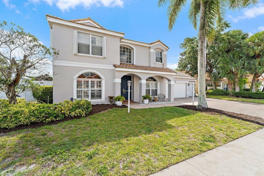 4+1 Müstakil ev — 10295 Allamanda Boulevard