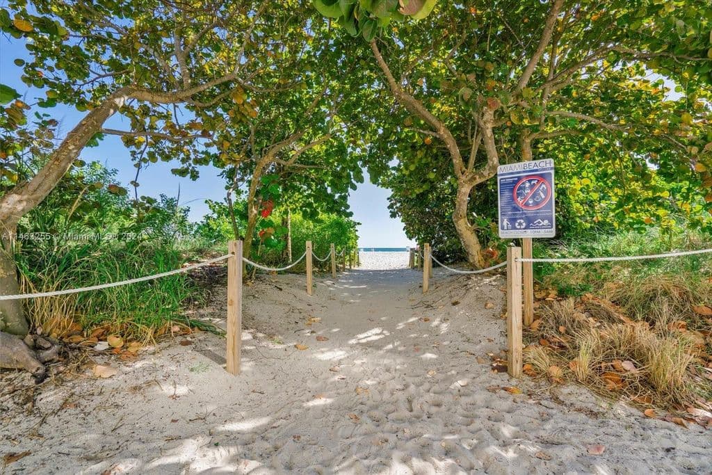 3+1 Condo — 5601 Collins Ave APT 1514