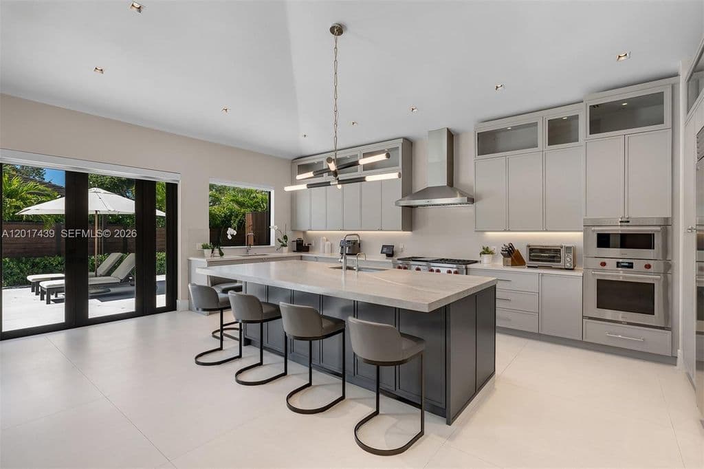 5+1 Müstakil ev — 10040 SW 124th St