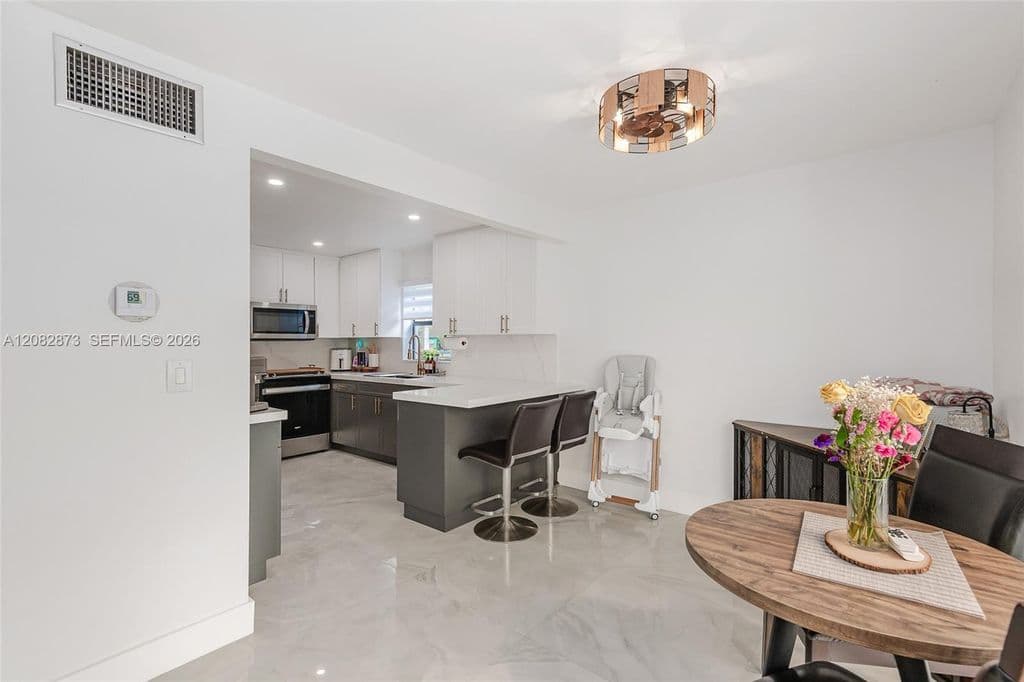 2+1 Mülk — 7101 SW 113th Ave