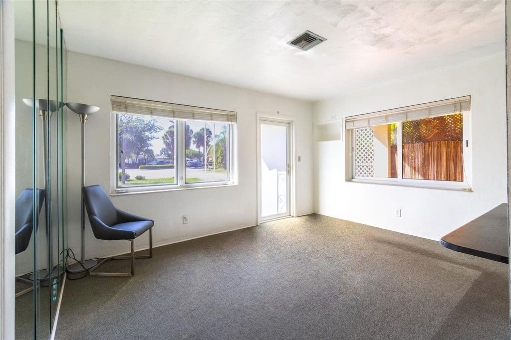 2-bedroom Single-Family Home — 4720 N Andrews Avenue